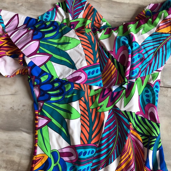 Trina Turk Paradise Plume off shoulder bathing suit one piece size 4 green blue - Picture 4 of 8